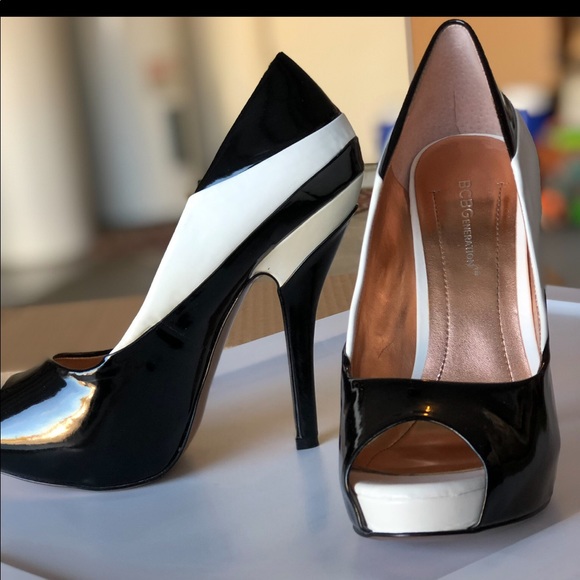 BCBG peep toe high heel black and white 7.5 - Picture 2 of 2